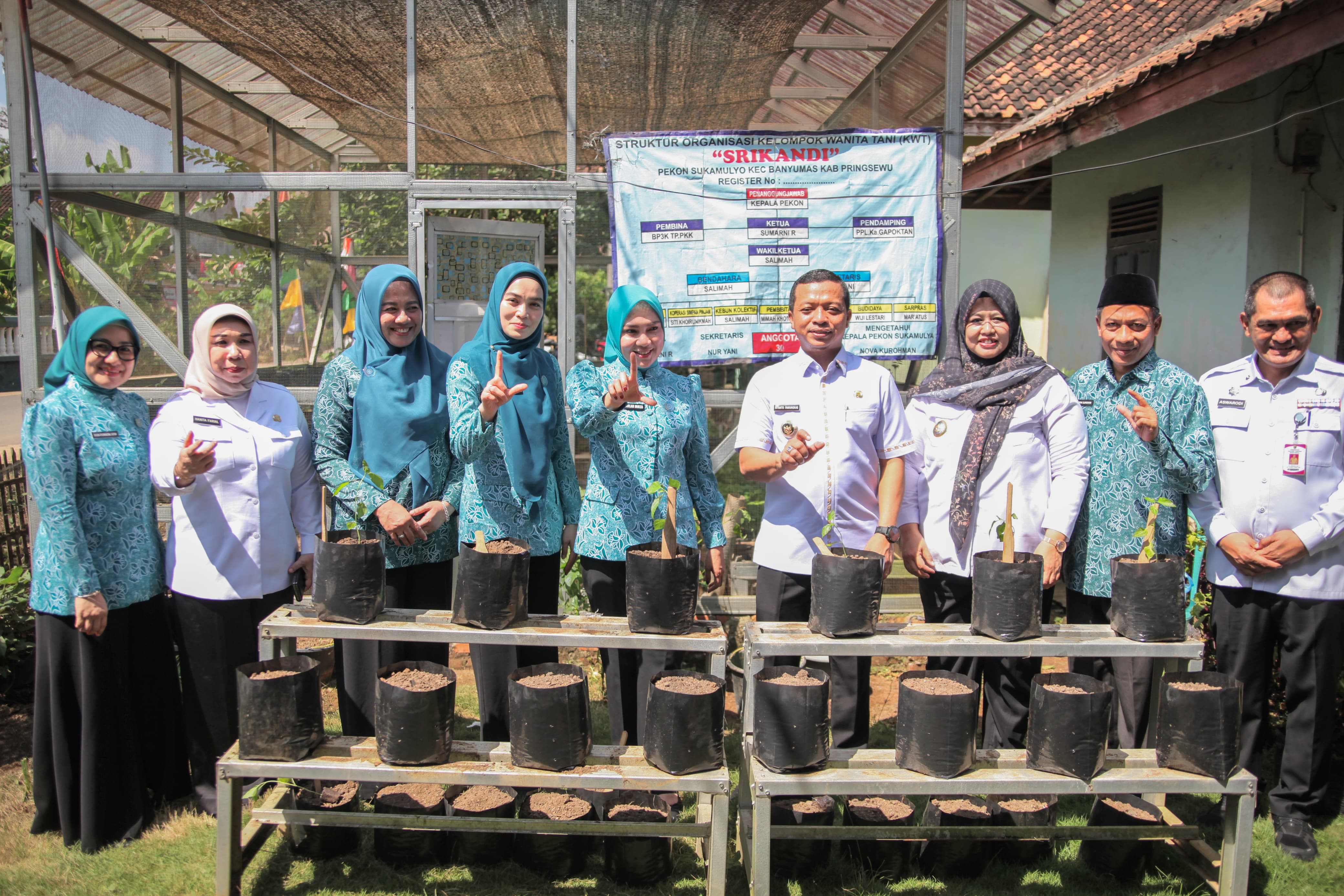 Ketua TP. PKK Provinsi Lampung Canangkan Pekon Sukamulya sebagai Desa TAPIS